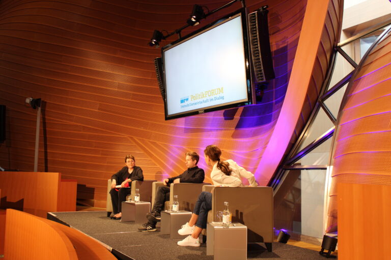 Ivonne Kutzner, Kevin Kühnert und Juliane Hielscher