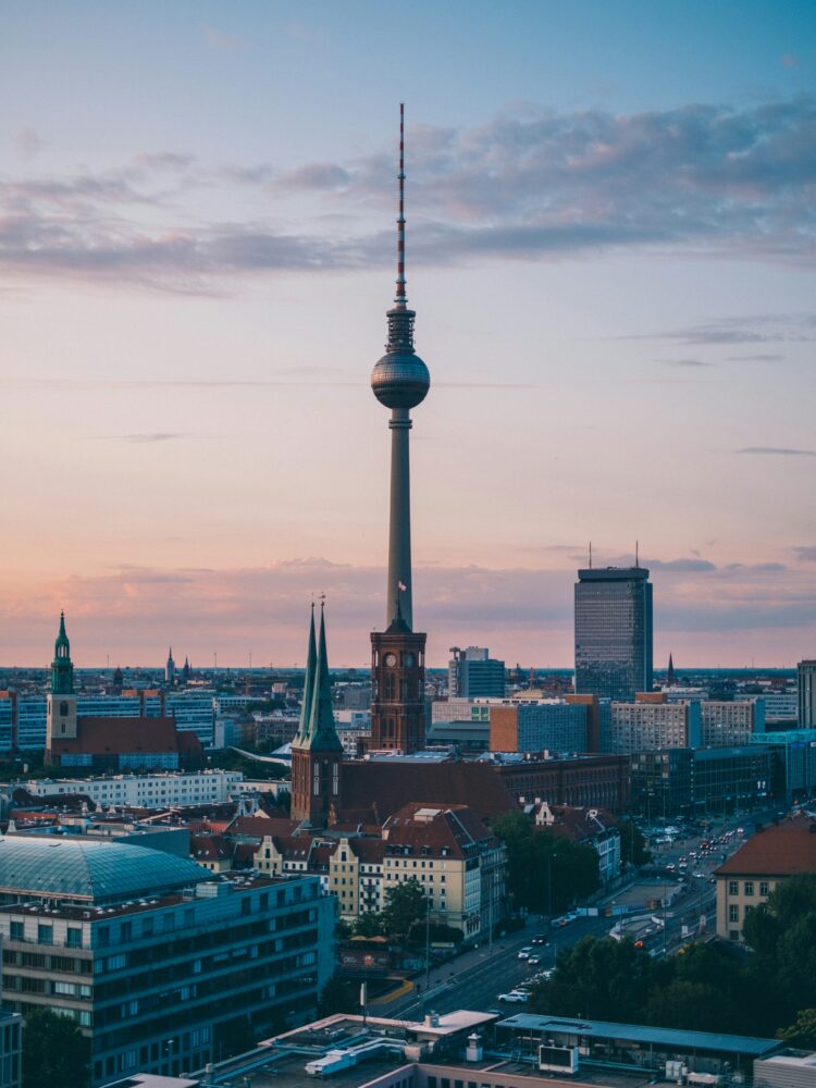 Foto von Adam Vradenburg auf Unsplash